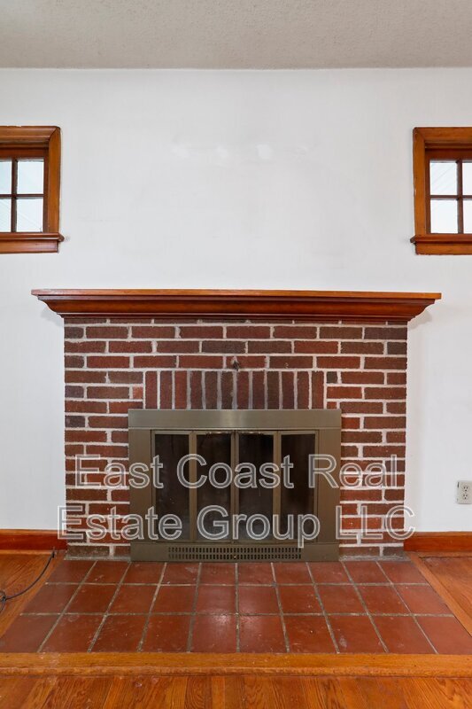 Building Photo - 838 Jenny Wren Dr
