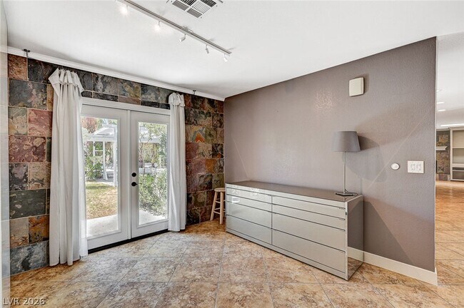 Building Photo - 4153 Woodcrest Rd