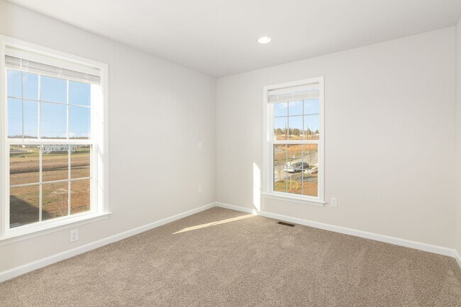 Building Photo - 3246 Parade St