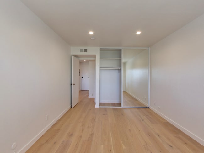 Building Photo - 1504 Newlands Ave