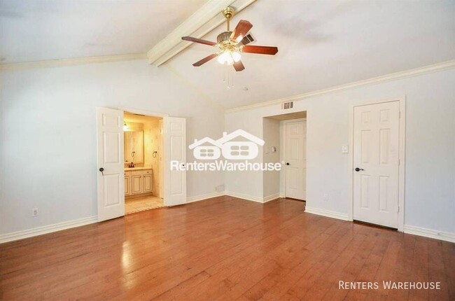 Building Photo - 2508 Bering Dr
