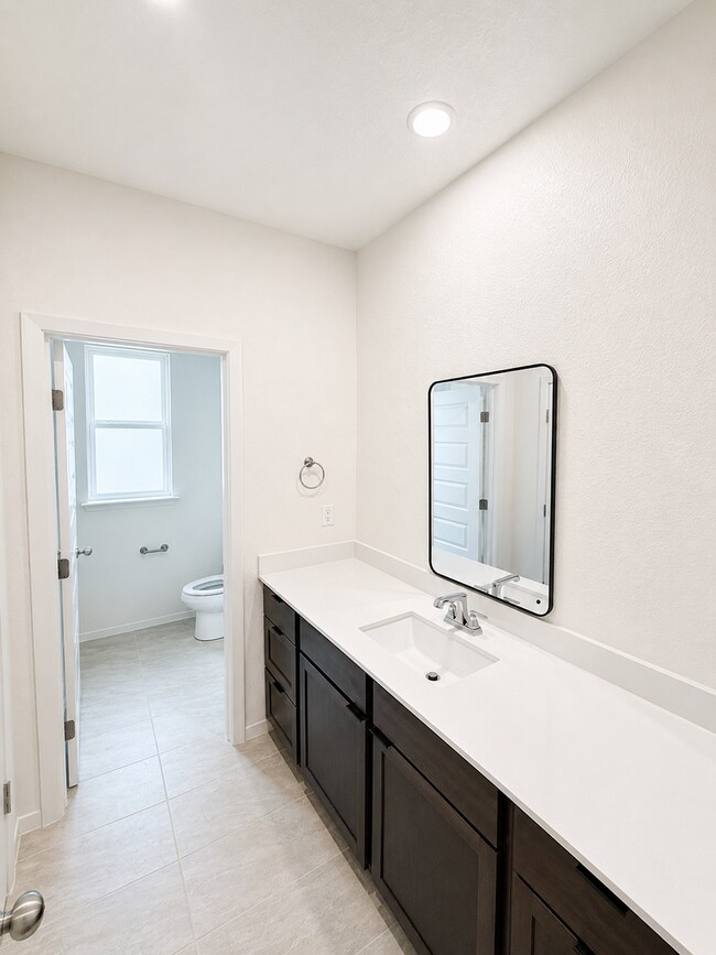 Building Photo - 1619 Crooked River