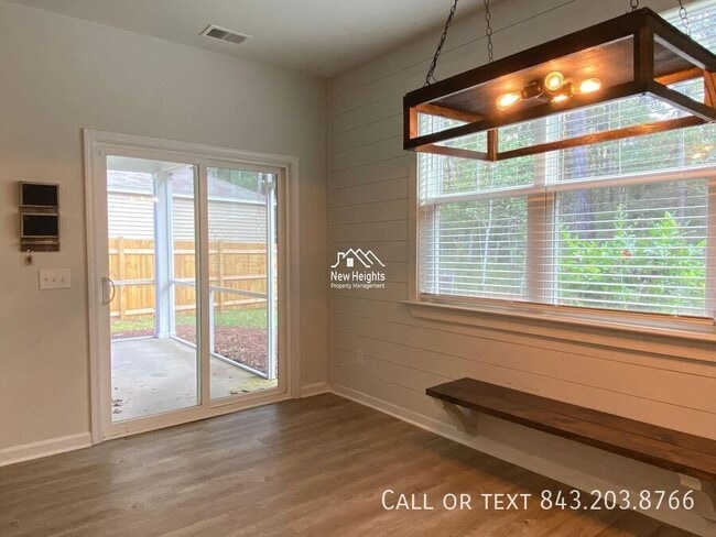 Building Photo - 2641 Alamanda Dr
