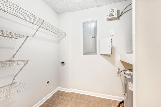 Building Photo - 13202 Fairington Ridge Cir