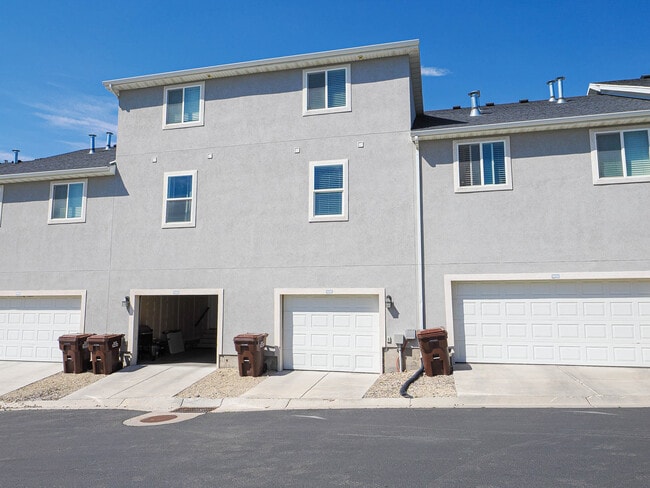 Building Photo - 14436 S Ferndale Way