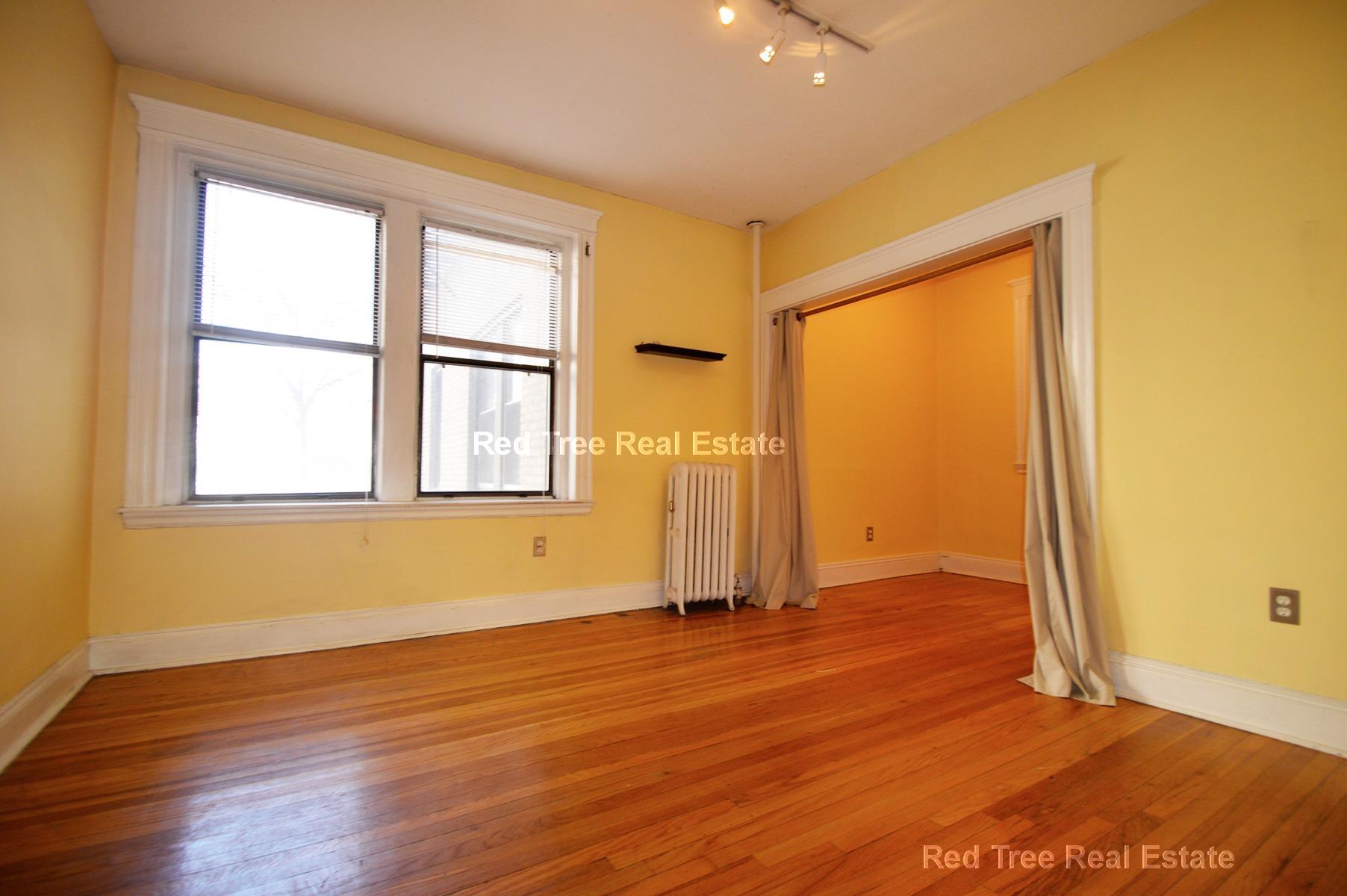 Building Photo - 15 Park Dr