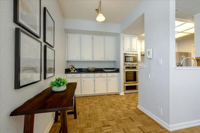 Building Photo - 430 Portofino Dr
