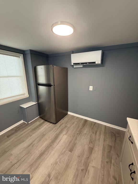 Building Photo - 122 W All Saints St