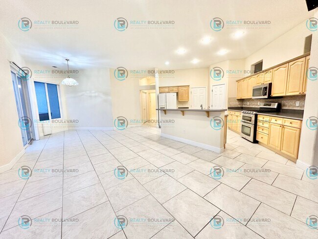 Building Photo - Beautiful 3 Bedroom, 2Bath, 3 Car Garage home in South Reno With Large Back Yard and Hot Tub!