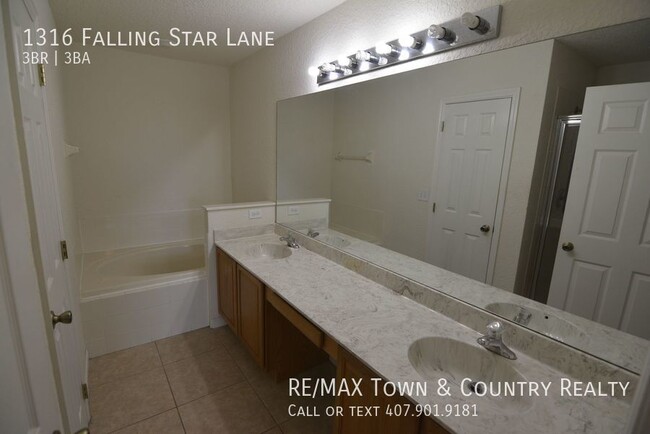 Building Photo - Orlando Rental Townhome