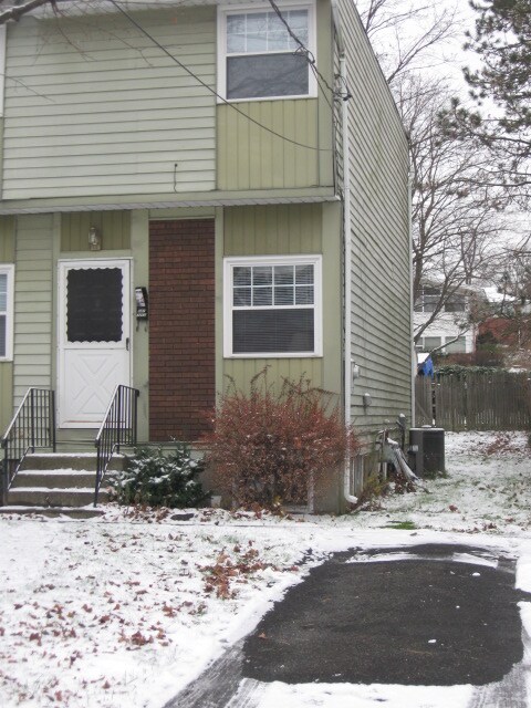 Building Photo - 326D Cortland St