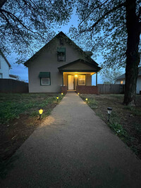 Building Photo - 616 N State St