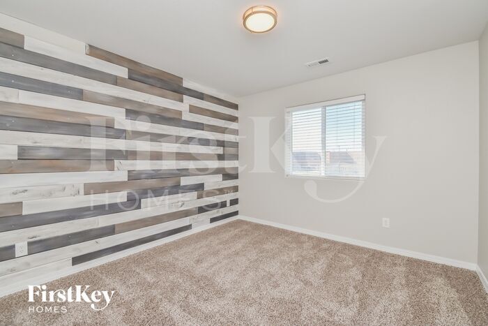 Building Photo - 3860 Swainson Dr
