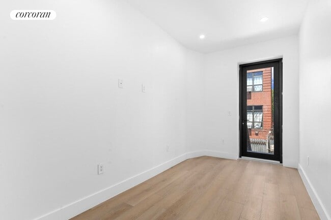 Building Photo - 403 Linden St