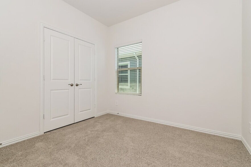 Building Photo - 837 Wisteria Ln
