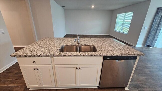 Building Photo - 511 Autumns Wood Cir W