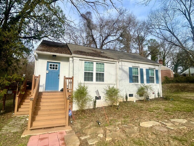 Building Photo - 285 Whitaker Cir NW