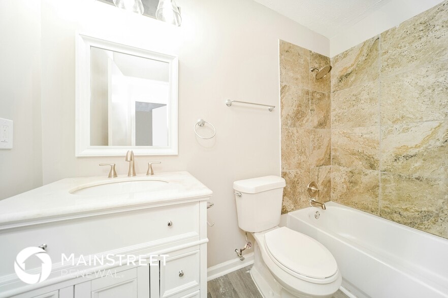 Building Photo - 801 Redland Dr
