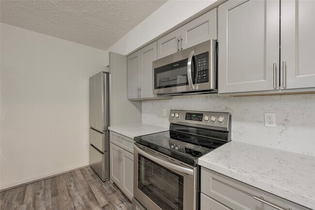Building Photo - 14119 Bella Dr