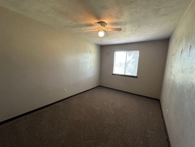 Building Photo - 1519 Willow Bend Way