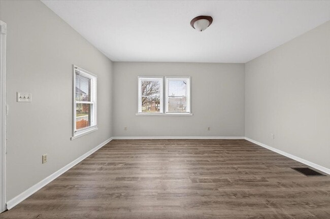 Building Photo - 636 E 34th St