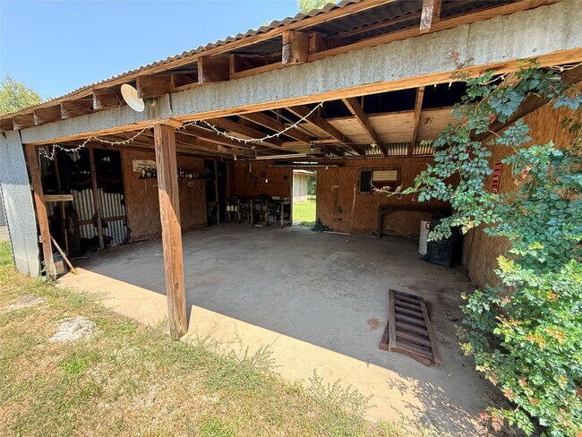 Building Photo - 892 County Rd 460