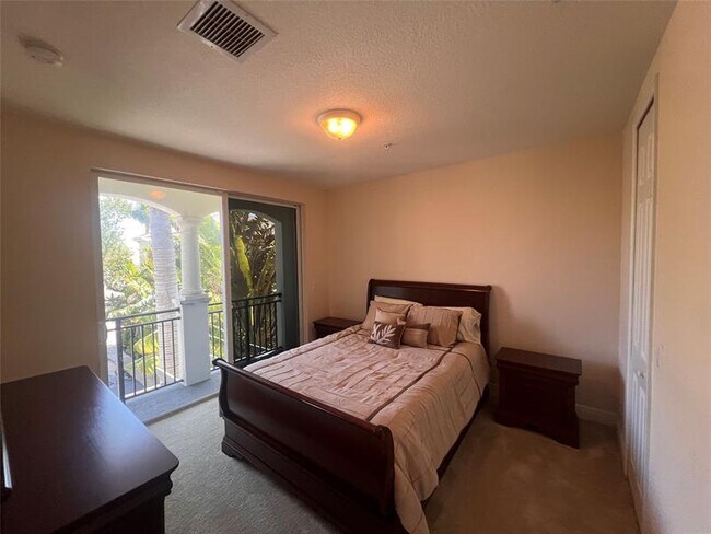 Building Photo - 3014 Waterside Cir
