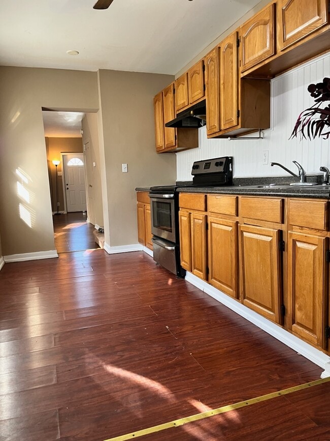 Building Photo - 1624 Fairview St