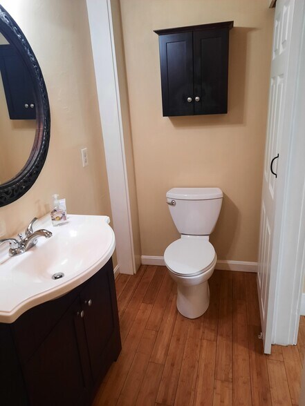 bath - 31B Kinsley St