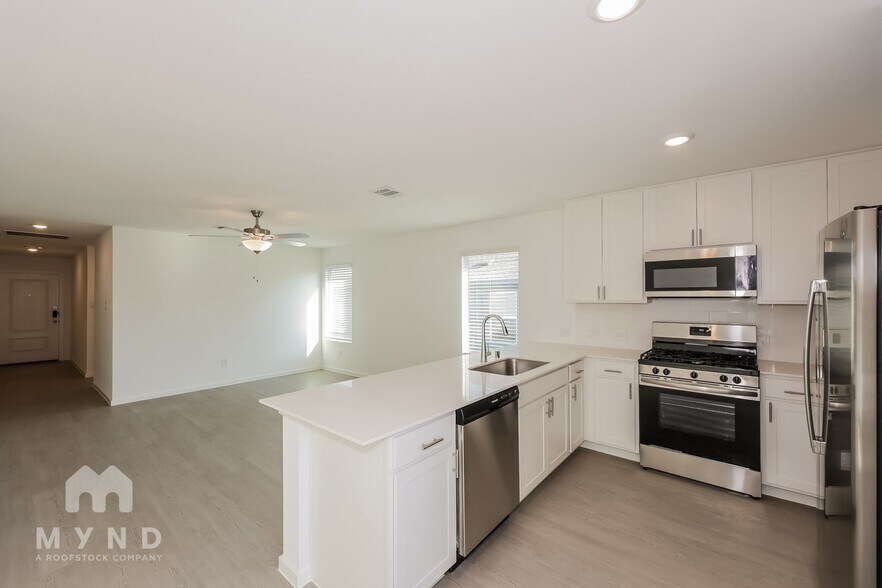 Building Photo - 2712 River Knl Ln
