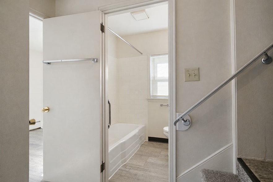 Building Photo - 815 Academy Heights Ave