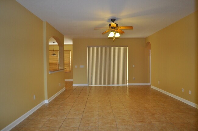 Building Photo - Exclusive Pool Home in Lake Mary on a Cul-de-Sac in Gated Community