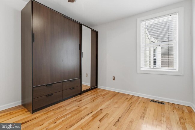 Building Photo - 2217 Memphis St