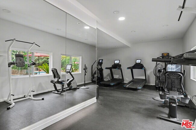 Building Photo - 2700 Cahuenga Blvd