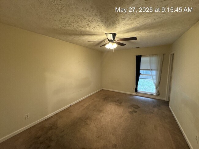 Building Photo - 1641 Veanna Dr