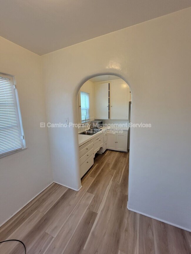 Building Photo - 5756 Pickering Ave