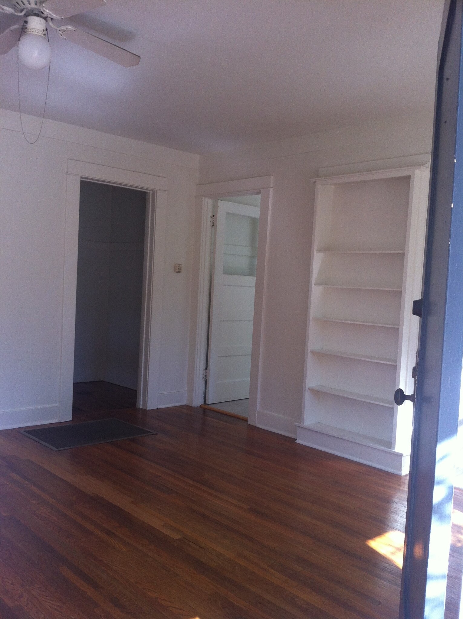 Building Photo - 424 El Centro St
