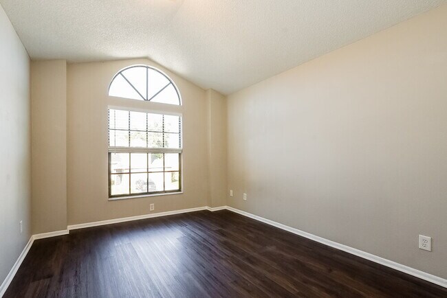 Building Photo - 1034 Burnett St