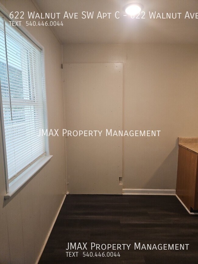 Building Photo - 622 Walnut Ave SW Apt C
