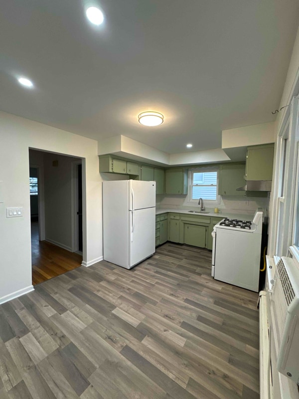 Building Photo - 119 Melrose Ave