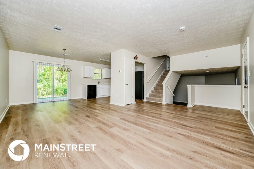 Building Photo - 4276 Old Lake Dr