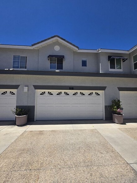 Building Photo - 109 Breakers Ln