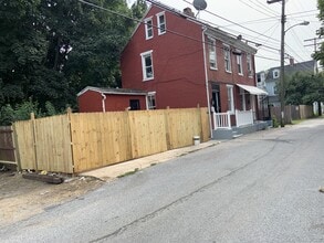 Building Photo - 218 E Gas Ave