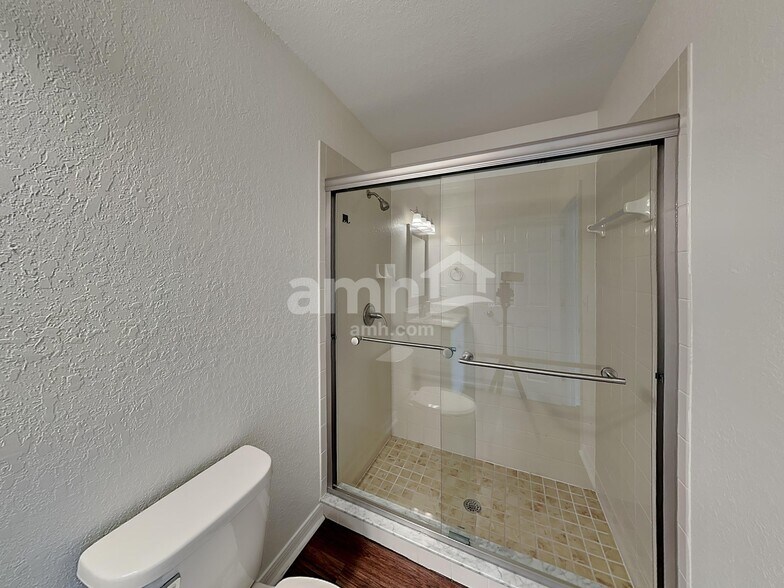 Building Photo - 2207 13th Ave E