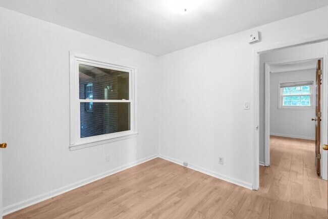 Building Photo - Space to Live, Room to Dream, 4BR/2BA with flex space, office, 2 car dettached garage and ample p...