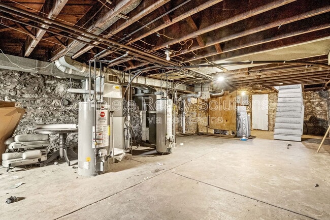 Building Photo - 3001 S Compton Ave