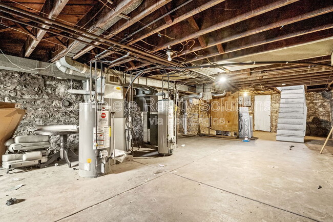 Building Photo - 3001 S Compton Ave