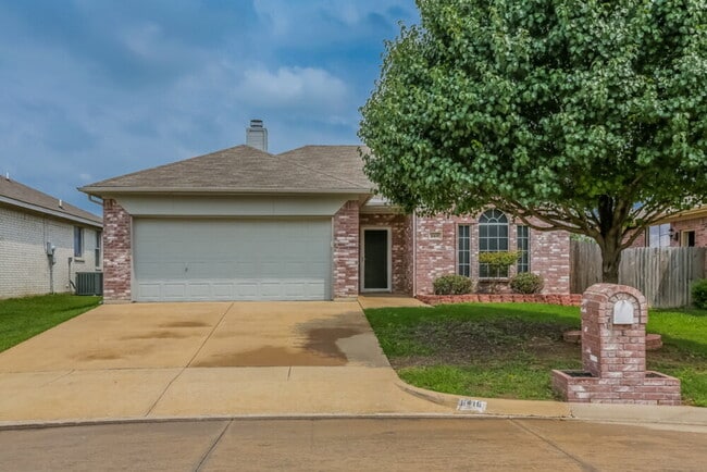 Building Photo - 6416 Freshwater Ln