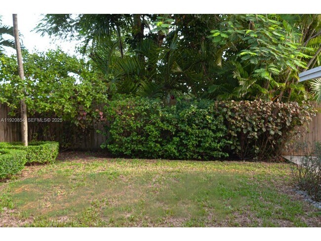 Building Photo - 6384 SW 31st St