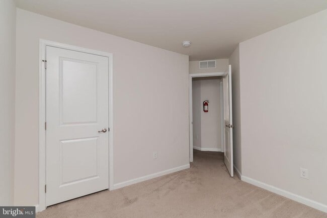 Building Photo - 6 Sparrow Cir